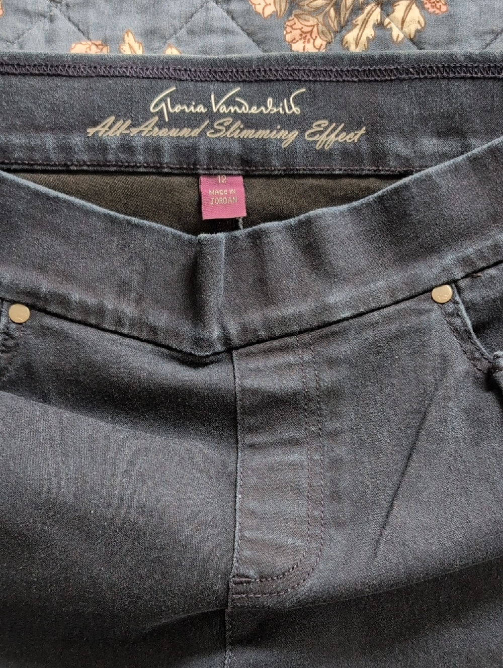 Gloria Vanderbilt Deep Navy Slimming Skimmer Short